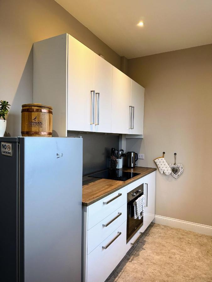 5 Bedroom Central Penthouse Apartment เอดินบะระ ภายนอก รูปภาพ